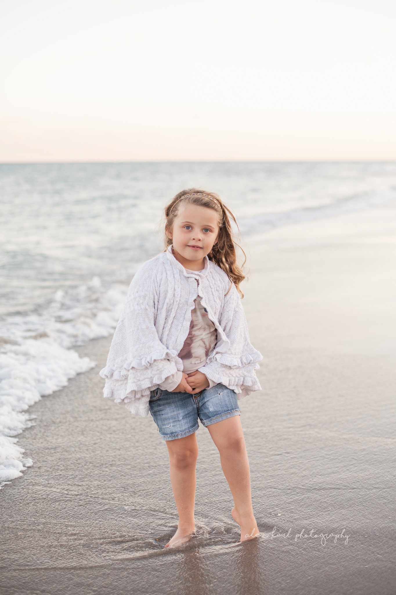 A girl is near the ocean | Alex Karl Photography | Palm Beach Family Photographer
