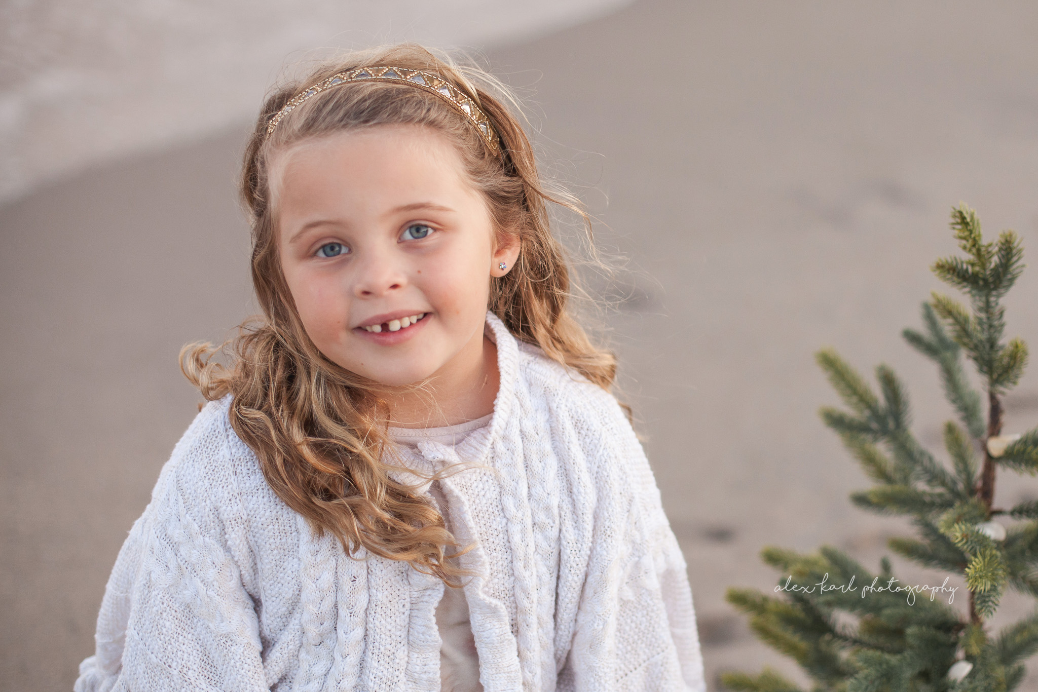 A child smiles | Alex Karl Photography | Palm Beach Family Photographer
