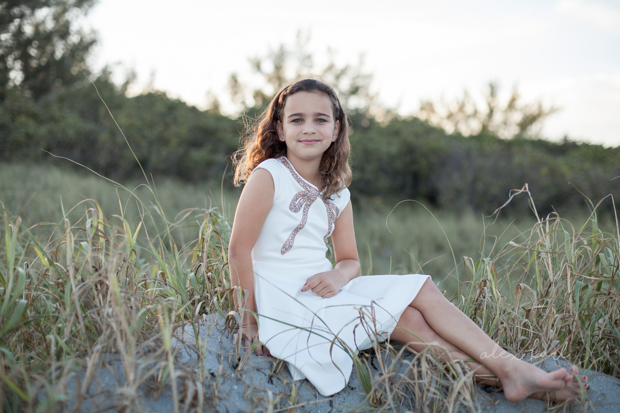 A little girl sits | Alex Karl Photography | Palm Beach Family Photographer